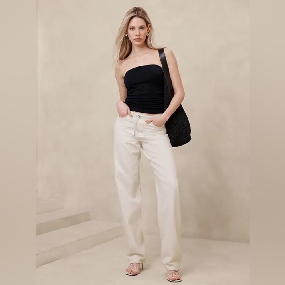 NWOT BANANA REPUBLIC Low-Rise Straight Summerweight Jean in Ecru White